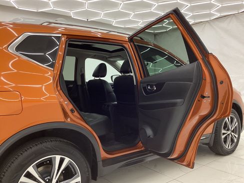 Used 2018 Nissan Rogue SL w/ Premium Package AWD/4WD image 25