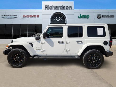 Used 2021 Jeep Wrangler Unlimited Sahara w/ Cold Weather Group AWD/4WD image 3
