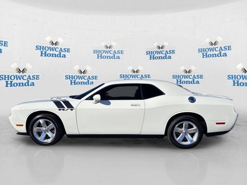 Used 2009 Dodge Challenger R/T RWD image 4