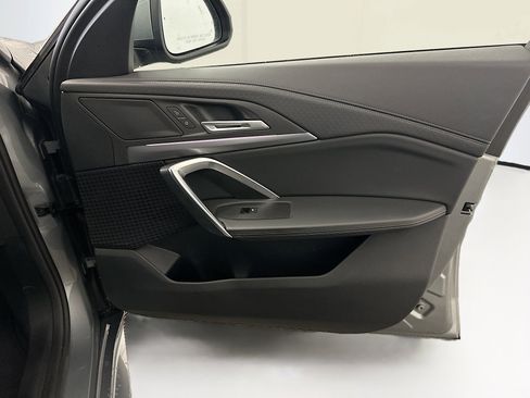 Used 2025 BMW X2 xDrive28i AWD/4WD image 34