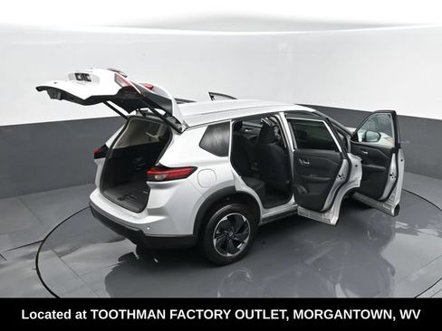 Used 2024 Nissan Rogue SV AWD/4WD image 27