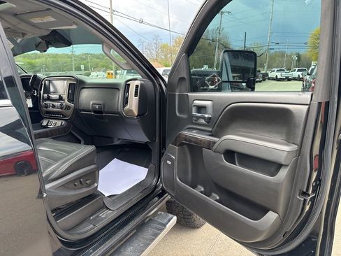 Used 2016 GMC Sierra 2500 Denali w/ Duramax Plus Package AWD/4WD image 36