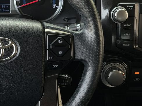 Used 2018 Toyota 4Runner TRD Off-Road Premium AWD/4WD image 15