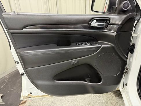 Used 2021 Jeep Grand Cherokee Overland image 21