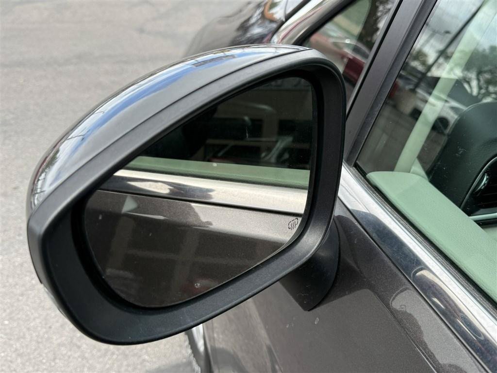 Used 2023 Chrysler Pacifica Touring-L FWD image 15