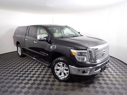 Used 2016 Nissan Titan SL image 6