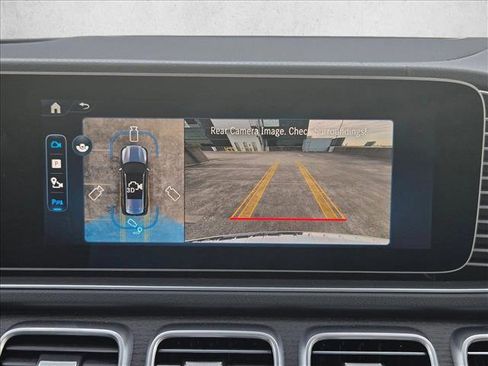 New 2026 Mercedes-Benz GLS 580 4MATIC image 14