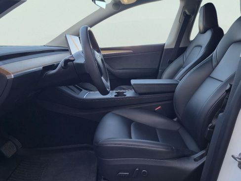 Used 2023 Tesla Model Y AWD image 13