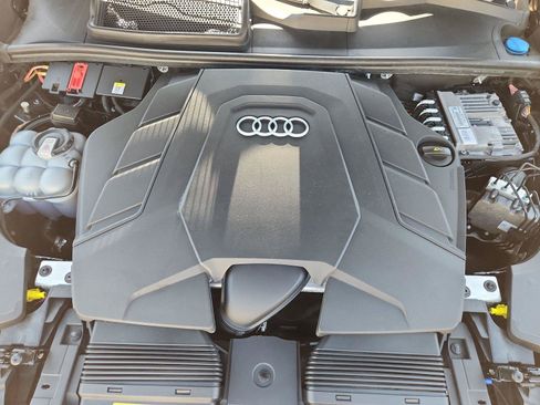 Used 2021 Audi Q8 Premium w/ Black Optic Package AWD/4WD image 30