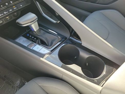 Used 2024 Hyundai Elantra SEL w/ Convenience Package image 14