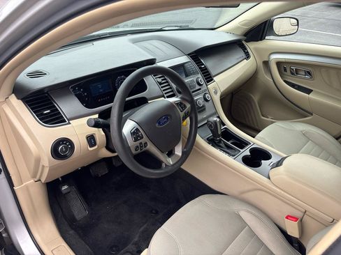 Used 2017 Ford Taurus SE FWD image 11