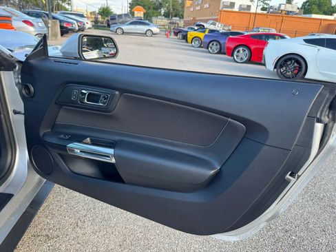 Used 2015 Ford Mustang GT RWD image 18