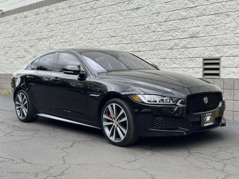 Used 2018 Jaguar XE S AWD/4WD image 18