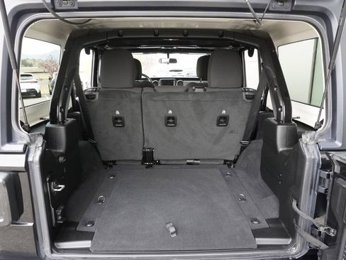 Used 2022 Jeep Wrangler Unlimited Sport image 31