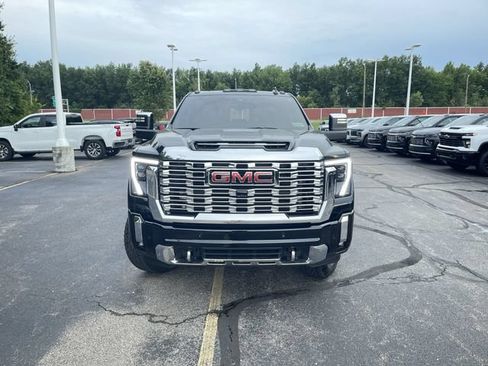 Used 2025 GMC Sierra 2500 Denali w/ Max Trailering Package AWD/4WD image 32