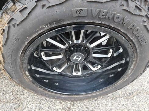 Used 2013 Nissan Titan SV w/ SV Value Truck Pkg AWD/4WD image 33