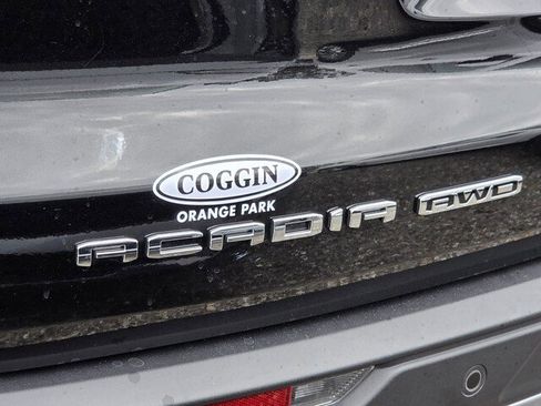 Used 2025 GMC Acadia Elevation image 15