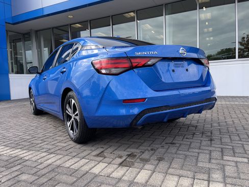 Used 2022 Nissan Sentra SV image 3