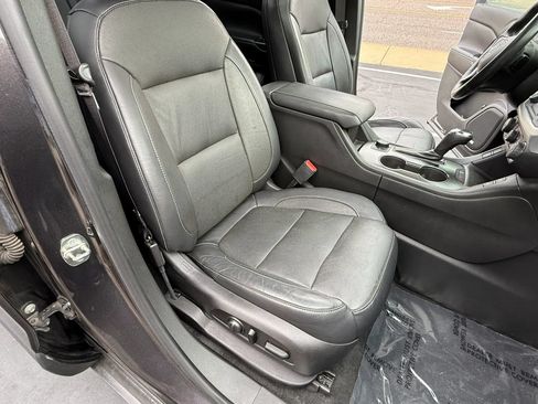 Used 2017 GMC Acadia SLT FWD image 18