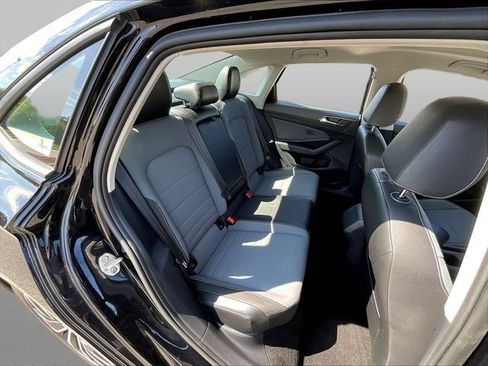 Used 2025 Volkswagen Jetta SE FWD image 26