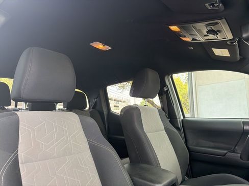 Used 2023 Toyota Tacoma TRD Off-Road image 29