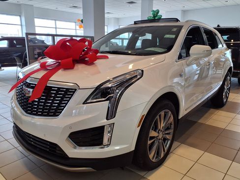 New 2025 Cadillac XT5 Premium Luxury image 3