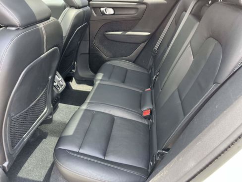 Certified 2023 Volvo XC40 B5 Ultimate w/ Protection Package Premier AWD/4WD image 18