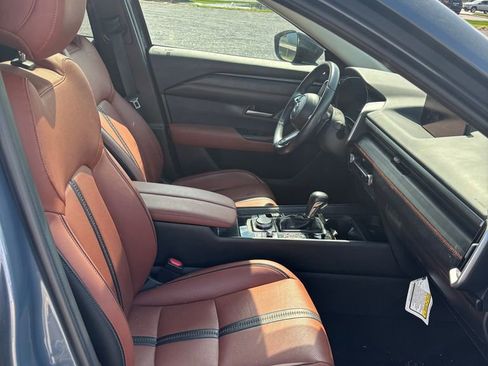 Used 2023 MAZDA CX-50 Meridian Edition w/ Cargo Package image 15