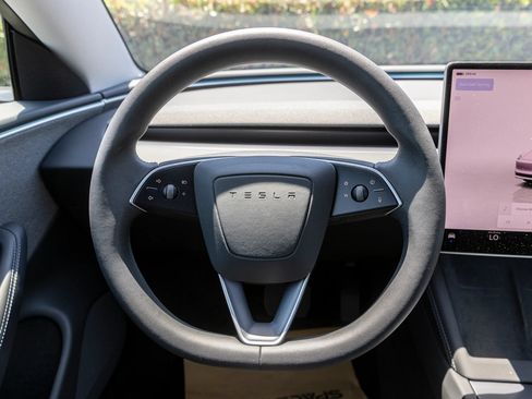 Used 2025 Tesla Model 3 Long Range RWD image 31