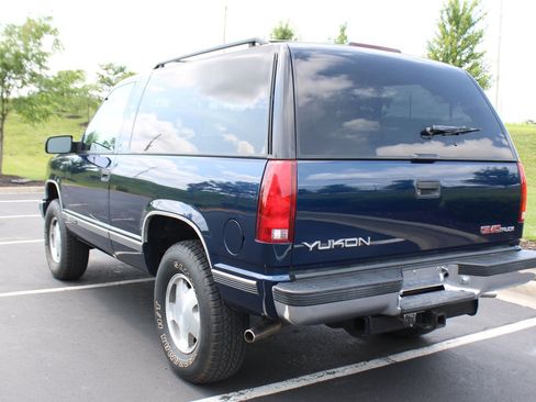 Used 1997 GMC Yukon 4WD 2-Door w/ Marketing Opt Pkg 2 image 6