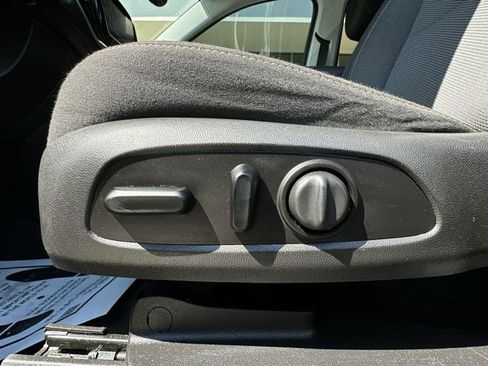 Used 2020 Chevrolet Traverse LT image 20