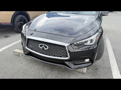 Used 2018 INFINITI Q60 3.0t Luxe RWD image 2