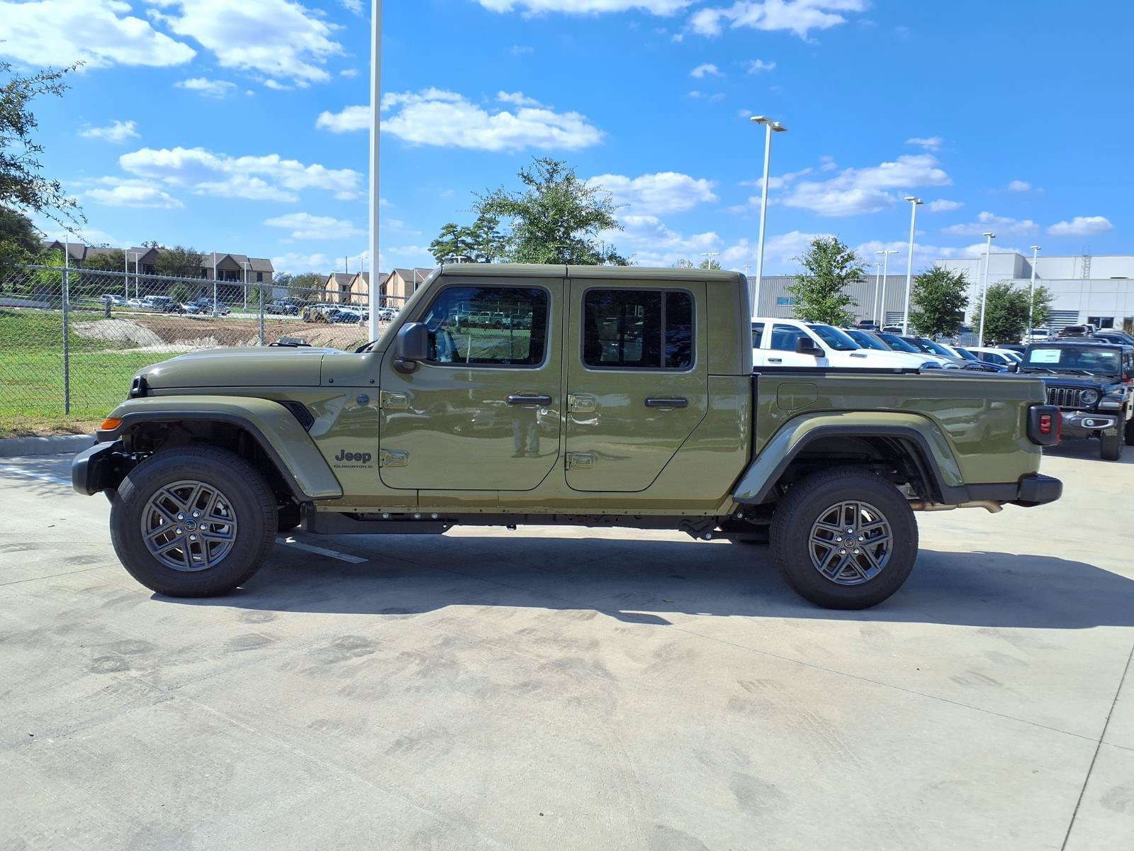 New 2026 Jeep Gladiator Sport AWD/4WD image 8