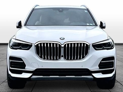 Used 2022 BMW X5 xDrive40i w/ Parking Assistance Package AWD/4WD image 2