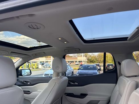 Used 2021 GMC Acadia Denali w/ Denali Ultimate Package image 18