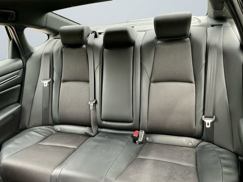 Used 2018 Honda Accord Sport image 14