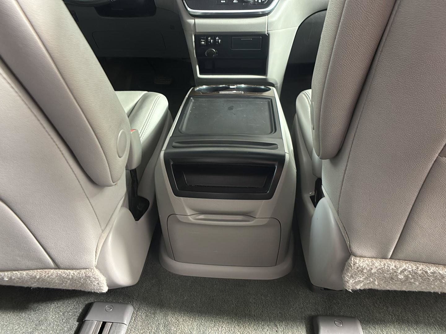 Used 2017 Toyota Sienna XLE w/ XLE Navigation Package AWD/4WD image 20