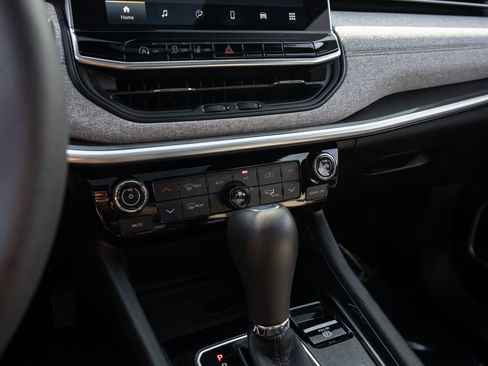 Used 2023 Jeep Compass Latitude w/ Sun and Sound Group image 26