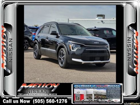 Used 2024 Kia Niro EX w/ EX Cold Weather Package FWD image 3