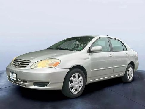 Used 2004 Toyota Corolla LE image 1