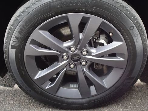Used 2022 Ford Explorer XLT w/ Equipment Group 202A AWD/4WD image 53