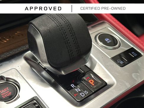 Used 2025 Jaguar F-PACE R-Dynamic S AWD/4WD image 15