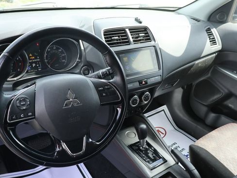 Used 2019 Mitsubishi Outlander Sport SE FWD image 31