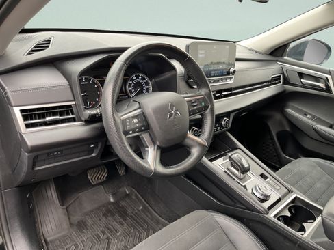 Used 2024 Mitsubishi Outlander SE AWD/4WD image 23