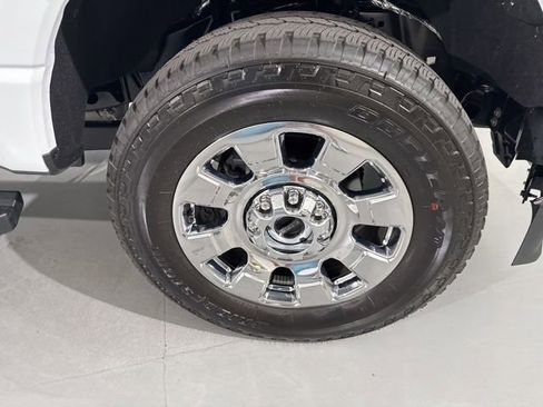 Used 2026 Ford F250 Lariat w/ Lariat Premium Package AWD/4WD image 13