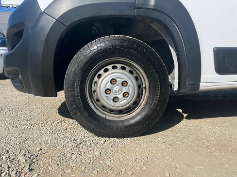 Used 2025 RAM ProMaster 2500 w/ Convenience Group FWD image 11