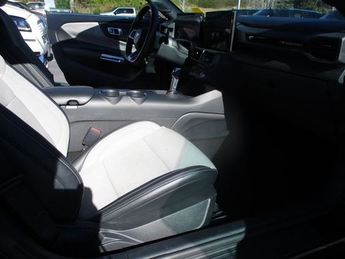 Used 2024 Ford Mustang EcoBoost image 19