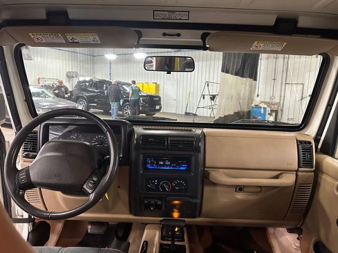 Used 2000 Jeep Wrangler Sahara image 22
