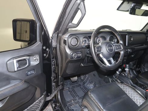 Used 2022 Jeep Wrangler Unlimited Sahara AWD/4WD image 44