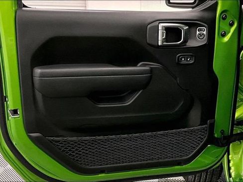 Used 2025 Jeep Wrangler Sport S image 17